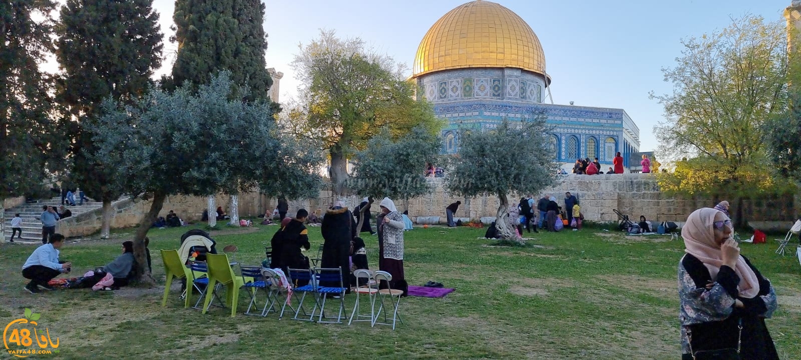  جولة في رحاب المسجد الأقصى قبيل موعد الافطار